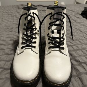 Dr. Martens 1460, White
